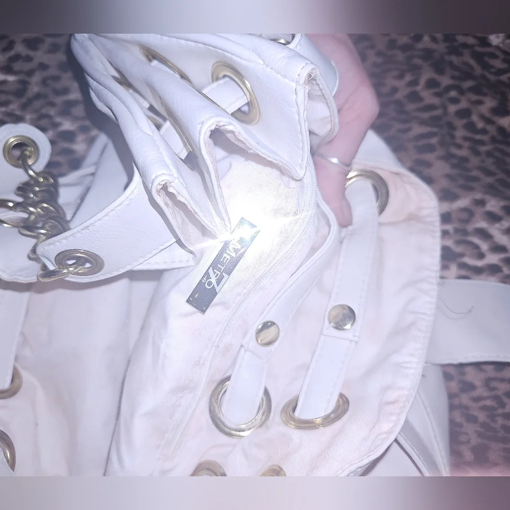 Purse - Picture 4 of 4